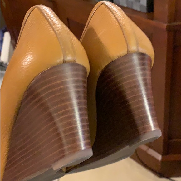 Tory Burch sz 10 Ambrose wedge royal tan leather - Picture 4 of 9